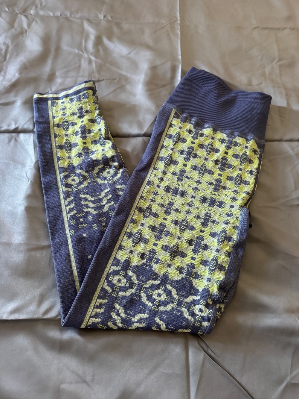 FP Movement Myoko Jacquard Base Layer leggings blue neon green Size M/L - NWOT